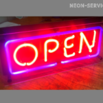 Logo Open neon szklany
